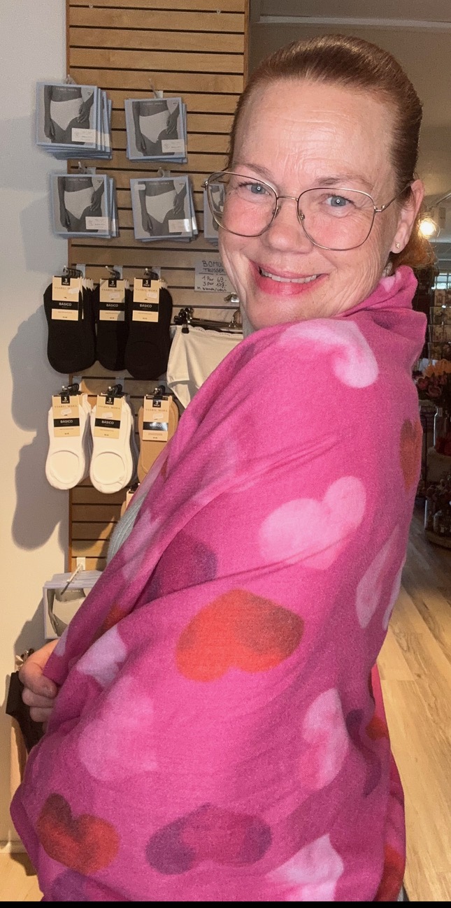 Lækkert Tørklæde med hjerter - Billede 3