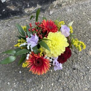 Sød blomsterkurv