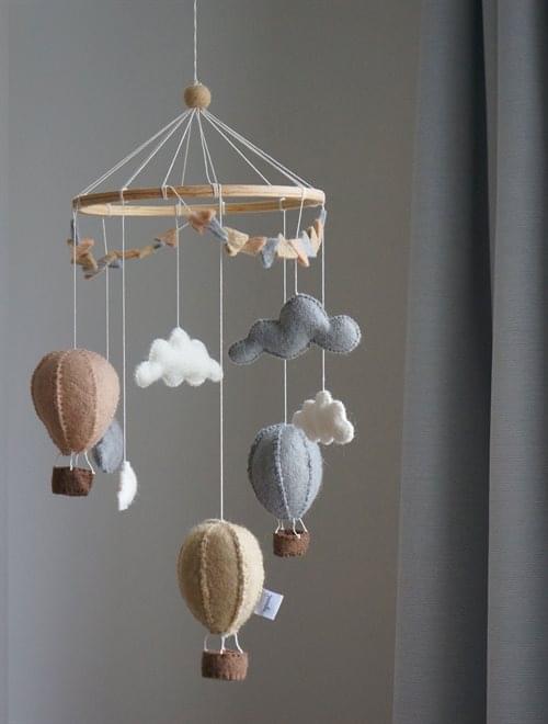 Uro, Luftballon/Vimpler, Beige
